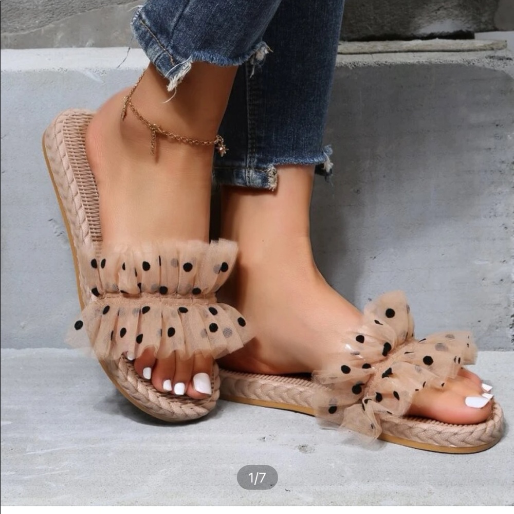 SHEIN polka dot flat rubber sandals size 7. Freaking adorable.